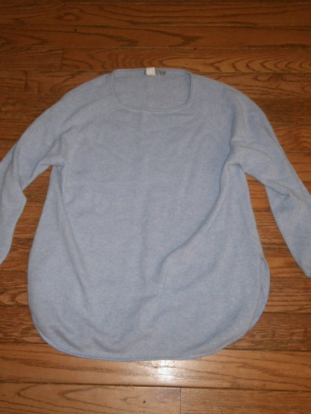 Women’s 100% Cashmere Scoop Neck Sweater